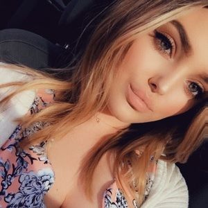 Meet your Posher, Adriana